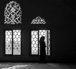 mujer en ventana