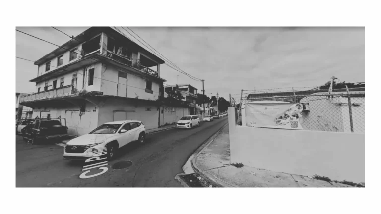 Un edificio de la escuela elemental Dr. Julio J. Henna